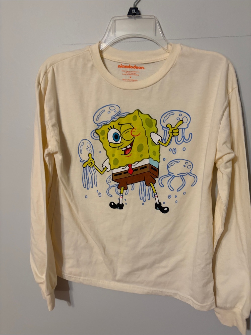Nickelodeon Cream SpongeBob Graphic Long Sleeve Tee. Med.cotton/poly